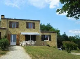 Maison de caractère en pierre, 7 km de Sarlat, avec terrasse, grand jardin et jeux pour enfants - FR-1-616-191