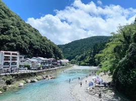 一棟貸し民宿 川湯の家, hotel v destinaci Tanabe