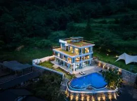 Zhangjiajie Flowers Valley,Watching Sunrise Cloud Sea, enjoying an infinity pool, free Chinese and Western breakfast, and free shuttle service to the entrance of the National Forest Park