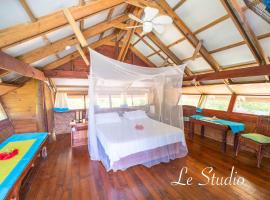 My Island Home, hotel com estacionamento em Fare