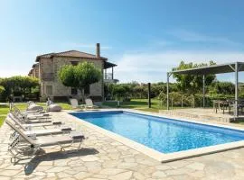 Naga Villa, Afytos