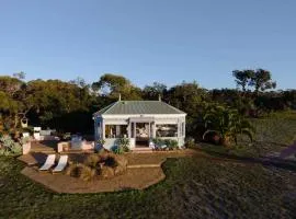 Luxury Couples Hideaway by the Sea