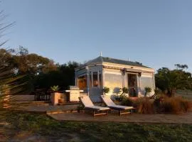 Luxury Couples Hideaway by the Sea