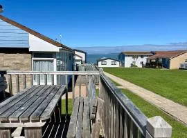 Cosy Coastal Chalet in Westward Ho! - Quiet Holiday Park Retreat