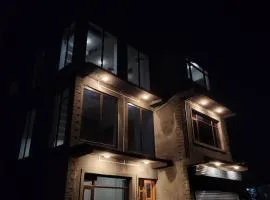 Hotel drass heights