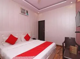 OYO 81074 Hotel Adb