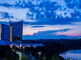 Mohegan Sun, hotel near The Dinosaur Place at Nature's Art, Uncasville