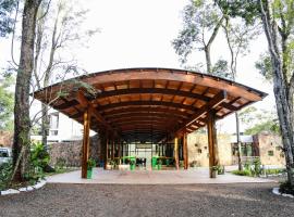 Rainforest Hotel & Cabañas, hotel in Iryapu Jungle, Puerto Iguazú