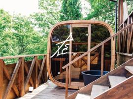 Villa SCALA, hotel com banheiras de hidromassagem em Sumoto