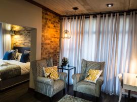 Grey Manor Guesthouse, хотел в Потчефструм