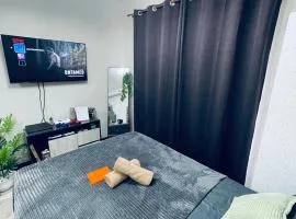 J&J Mactan Stays with Netflix, Pool & Paid Parking