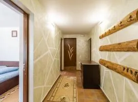 La Conacul Dintre Munți