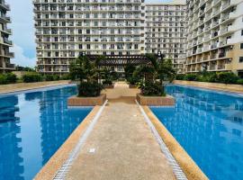 J&J Mactan Stays with Netflix, Pool & Paid Parking, hotel in Suba