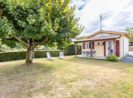 Maison de 3 personnes, Hotel in Maillé