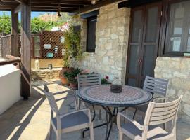 'I Folia' Village house with roof garden and terrace, hotel di Pissouri