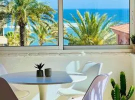 Penthouse - Beach - Sea View - Pool - 40 sqm Private Terrace - One Bedroom - Sleeping Alcove