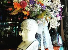 The Hillcroft - Boutique, Unique