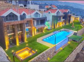 Bmaryam में, होटल Luxurious 3-Level Chalet with Pool