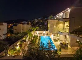 Villa Kazarman, Kalkan’ın kalbinde denize, merkeze