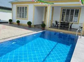 Samall lux villa Reyis