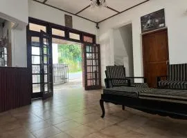 Minthula Hotel & Restaurant