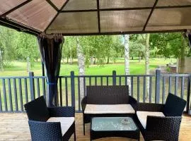Golfing & Family Breaks in Luxury Lodge