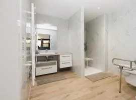 Le Naturiste Loft with Jacuzzi