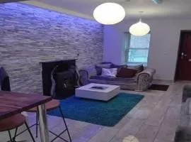 3 double bed house city center
