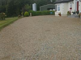 Modern Countryside apartment Killmallock Lodge, hotel v destinaci Enniscorthy