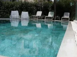 Villa Serenity - Relax & Unwind in a 3-Bedroom Poolside Paradise