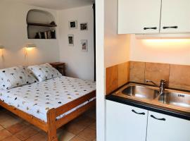 Studio au Verdon idéal pour randonnee et detente, hotel v destinaci Castellane