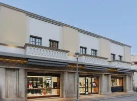 Volaka Luxury Suites