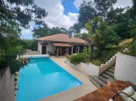 Villa Piscine près Golf Arcachon、ラ・テスト・ド・ビュシュのホテル