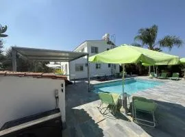 Villa Coralia Gardens 1km From Coral Bay Beach