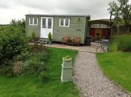 The Journeyman Luxury Shepherds Hut