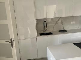 Emmanuel INN 3, hotel in Drancy