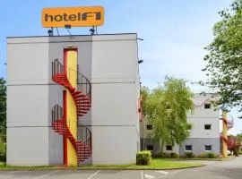hotelF1 Gap