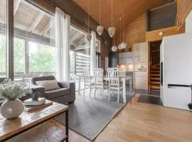 Villa Kultaranta A - Scenic Lakeside Cabin in Tahkovuori with Hot Tub and Sauna