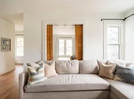 2BR Flat - Walk to NW 23rd Shops & Cafes