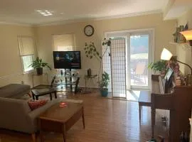 Townhouse with High Speed WiFi & Free Parking