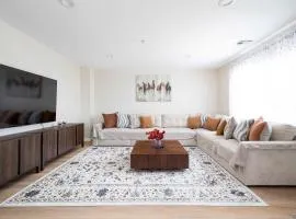 Spacious San Diego Home Family friendly with Free Parking