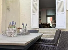 Rez de chaussée avec cour privée