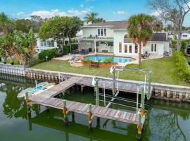 Luxury Villa - Waterfront 5BR with kayaks