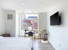 Landing Spectacular Studio Clubhouse Gym