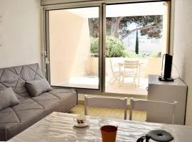 Joli studio cabine à 500m plages