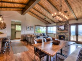 Waters Edge Jewel with Lake Views - HOA Access, hotel in Tahoma