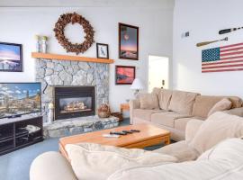 Waters Edge Vista - HOA Pool & Pier Access, ξενοδοχείο σε Tahoma