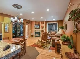 Crystal Charm Amazing 3 BDR Condo Close to Beaches Casinos & Skiing