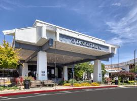 DoubleTree By Hilton Sacramento, hotel near McClellan Airfield - MCC, Sacramento