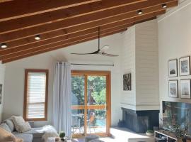 Gold Bend Bliss Short Drive to Beaches & Golfing, hotell i Truckee